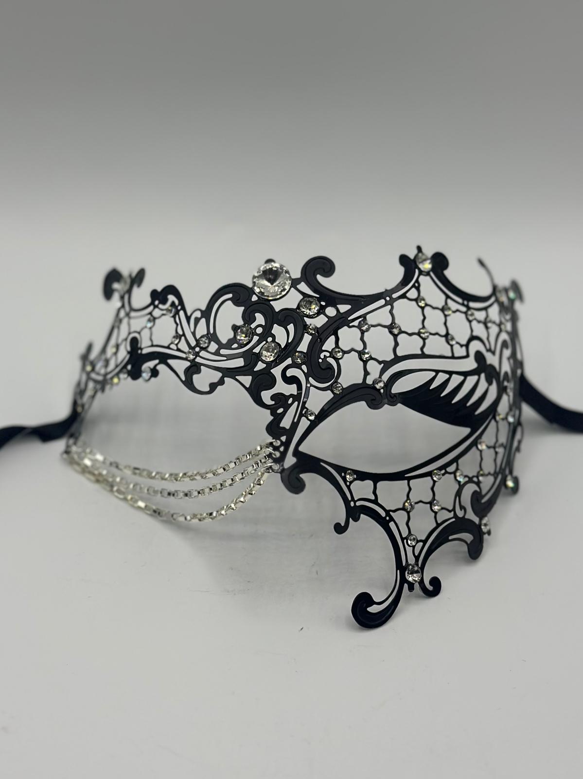 Masquerade mask for woman - with chain and beautiful 3D strassstones - Venetian mask woman - party mask - gala mask - sexy mask